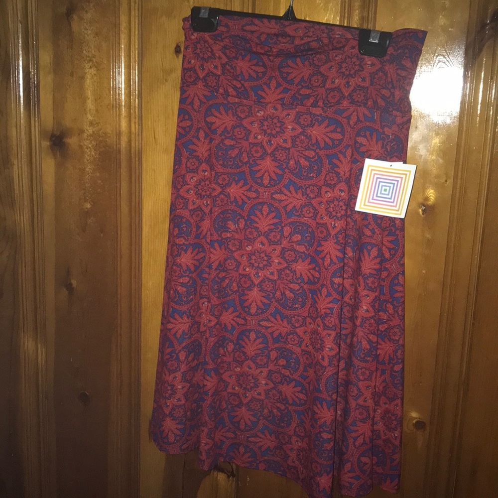 Brand new w/Tags. Lularoe Azure Skirt sz M. Rt$35